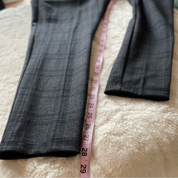 Smooth Checkered Leggings - Picture 4 of 4